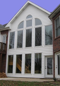 A wall of windows invites the outside in!